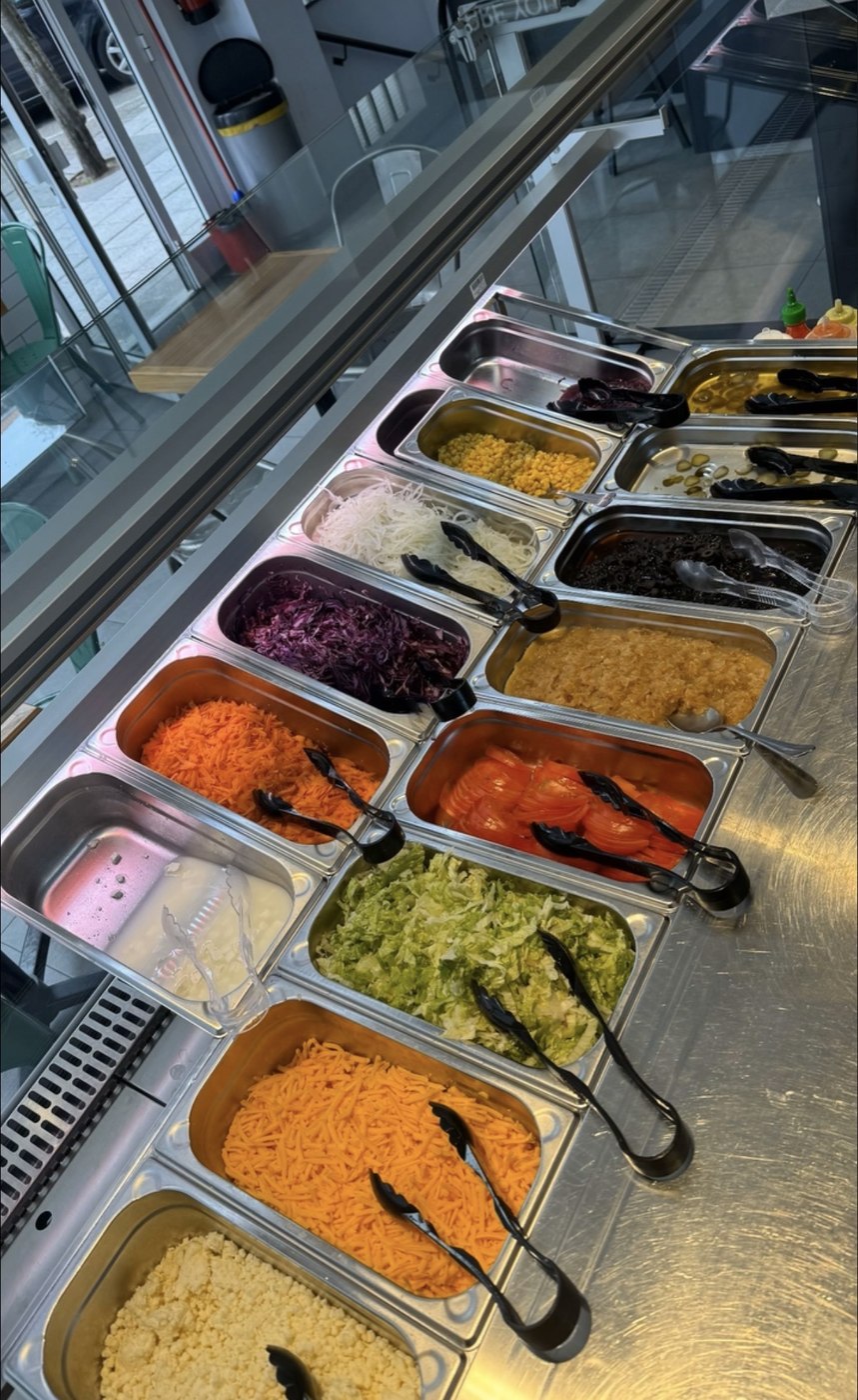 Selección real de ingredientes frescos de Crazzy Shawarma